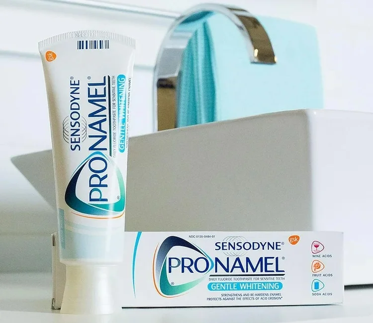 a picture of Sensodyne Pronamel Gentle Whitening